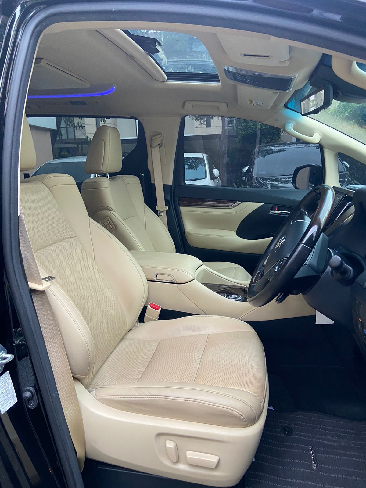 sewa alphard jakarta,rental alphard jakarta,sewa alphard terbaik,rental alphard terbaik